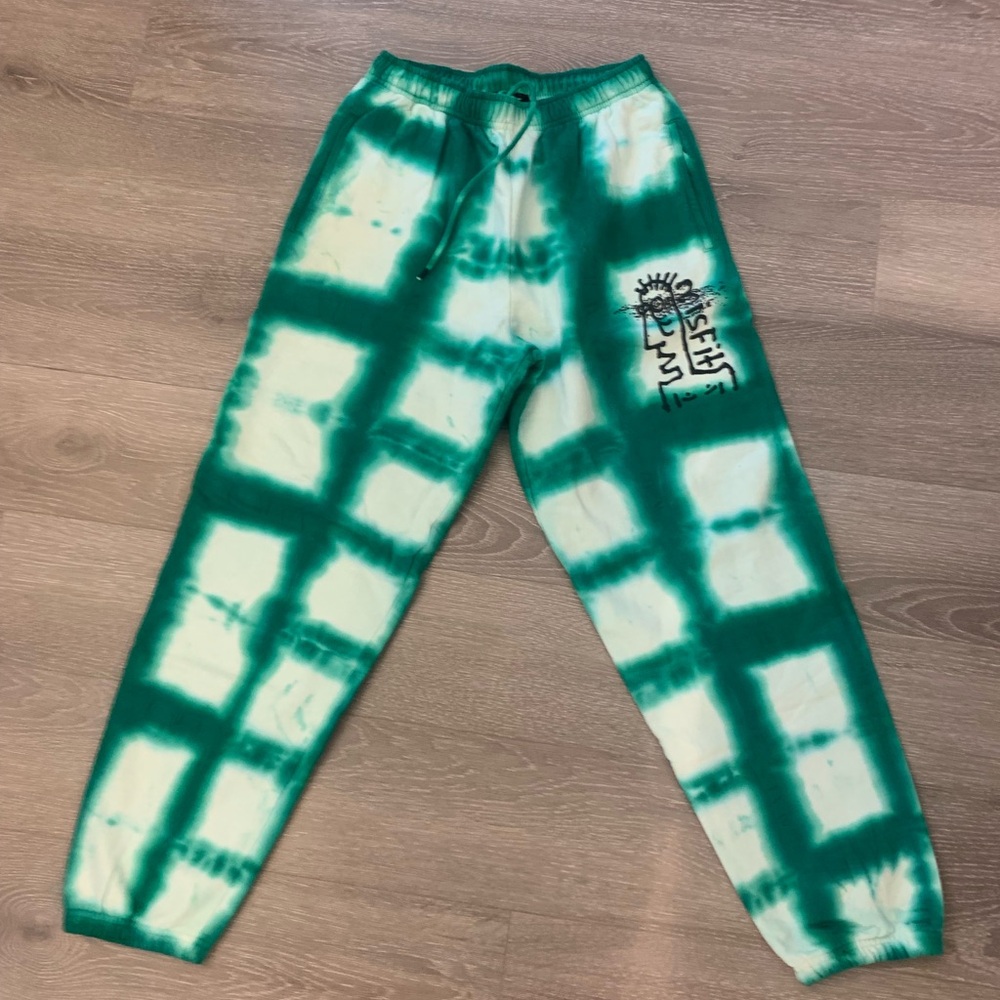 M/SF/T  Mad Minds 
Urban Outfitters ( Unisex) Tie-dye Sweatpants